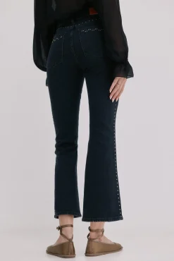 Basilea. Vaqueros con tachuelas