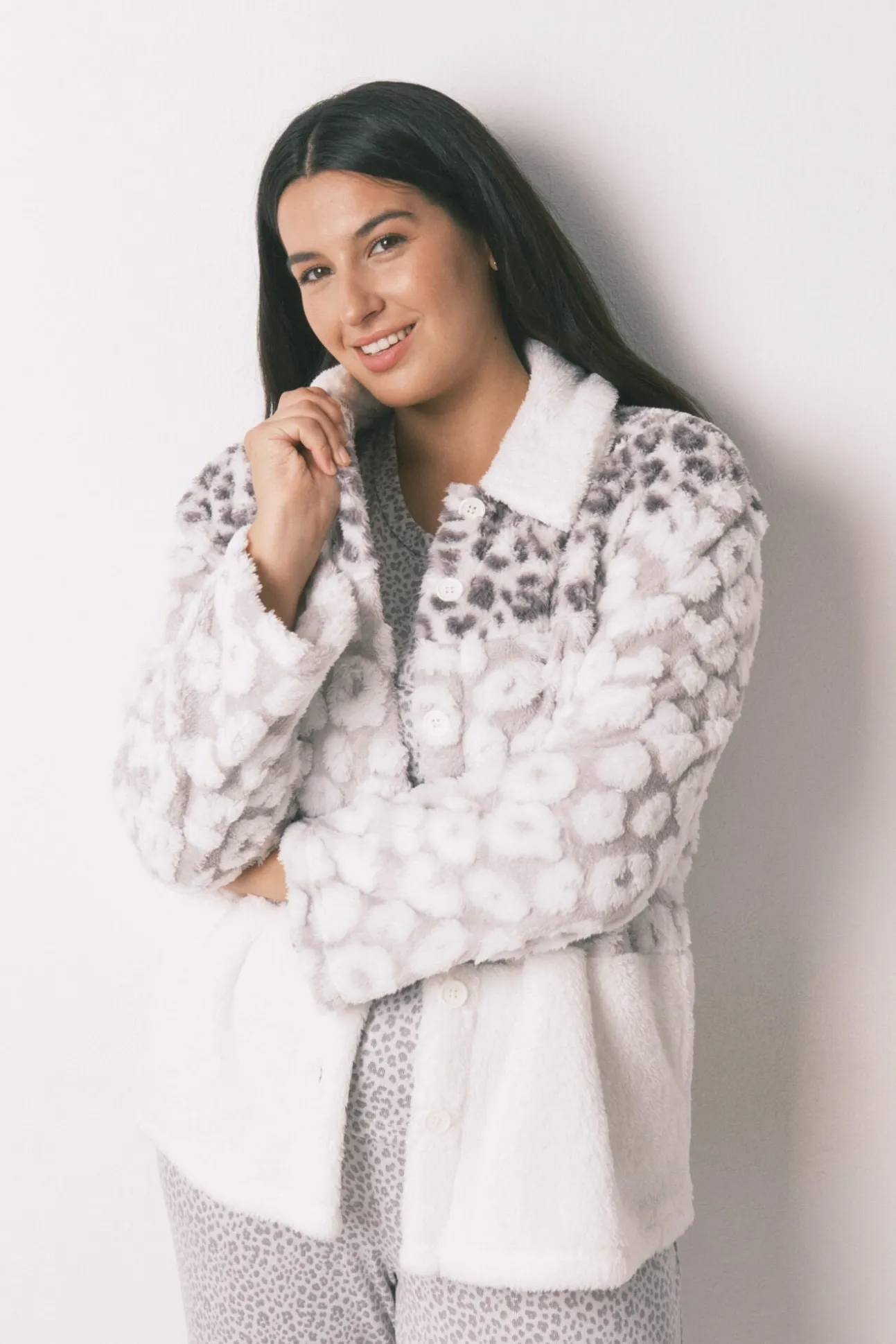 Bata corta borrego animal print tricolor