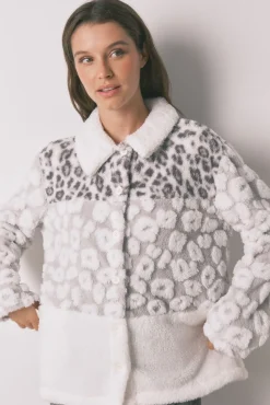 Bata corta borrego animal print tricolor