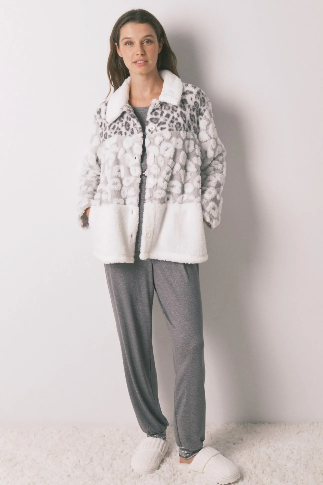 Bata corta borrego animal print tricolor