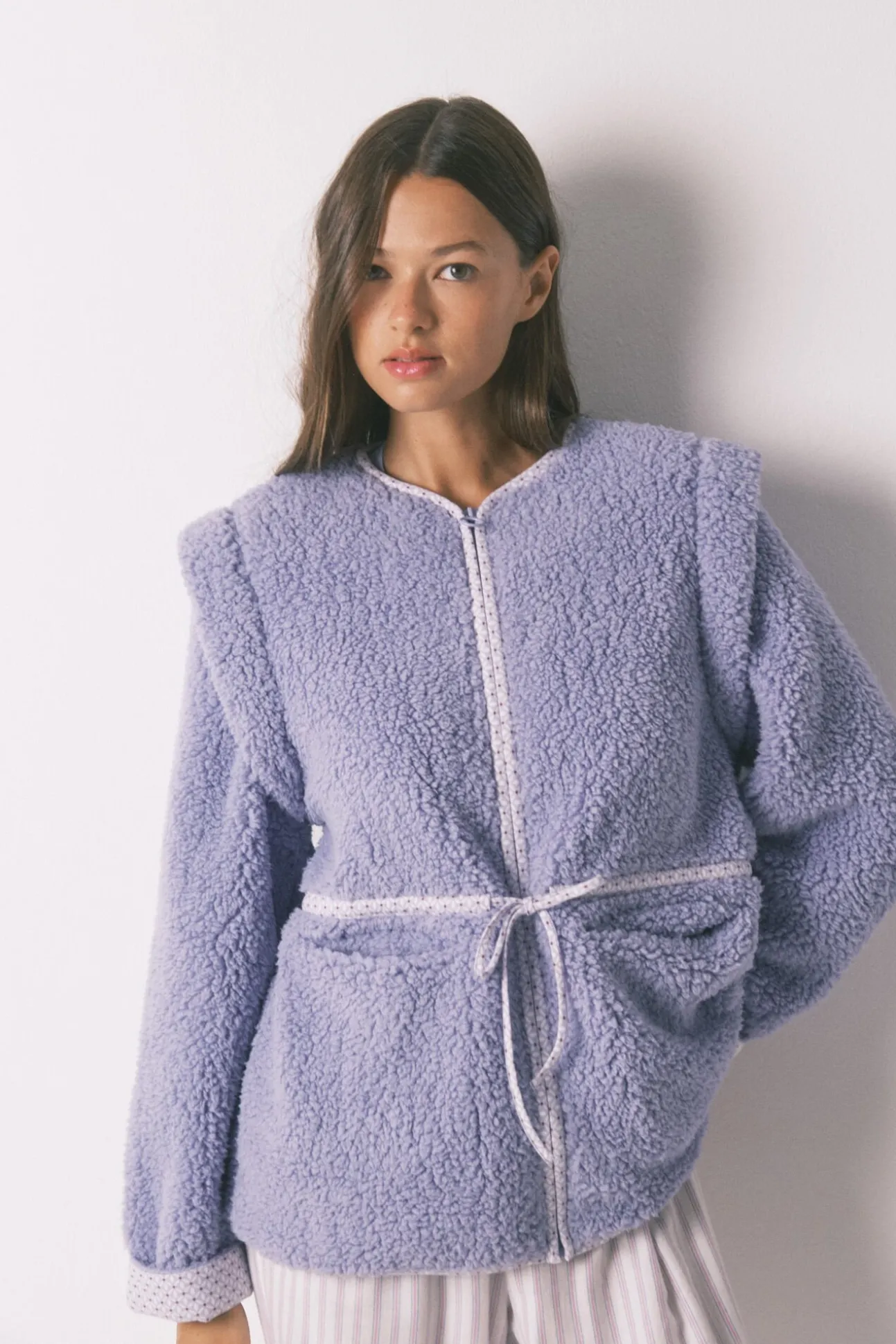 Bata corta borreguito lila