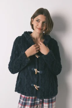 Bata corta capucha polar suave azul