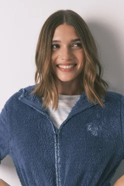 Bata midi capucha polar azul lurex