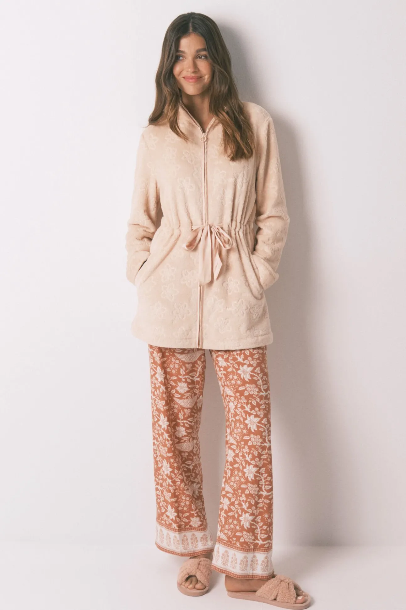 Bata midi polar flores naranja