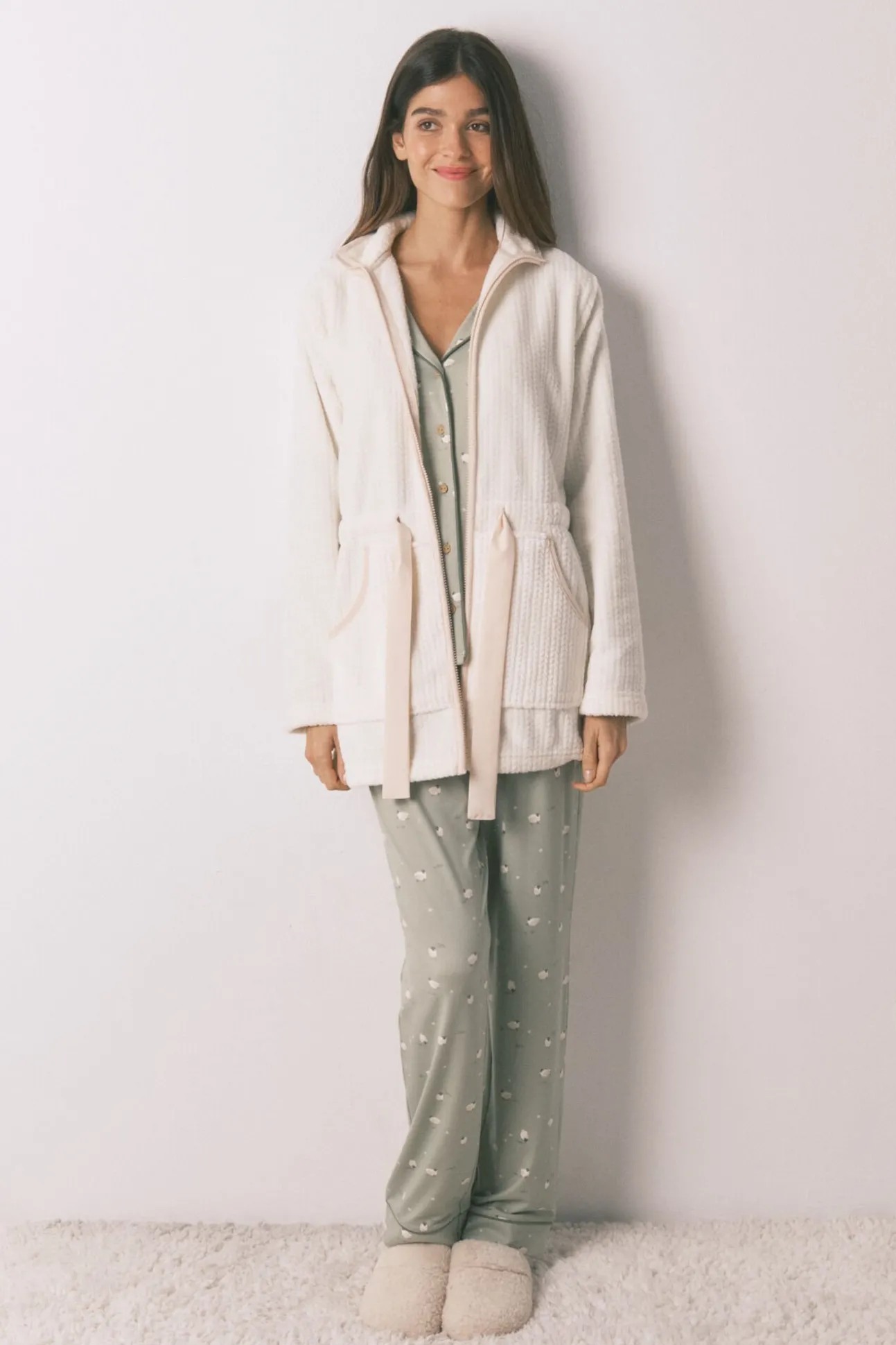 Bata midi tejido polar blanco