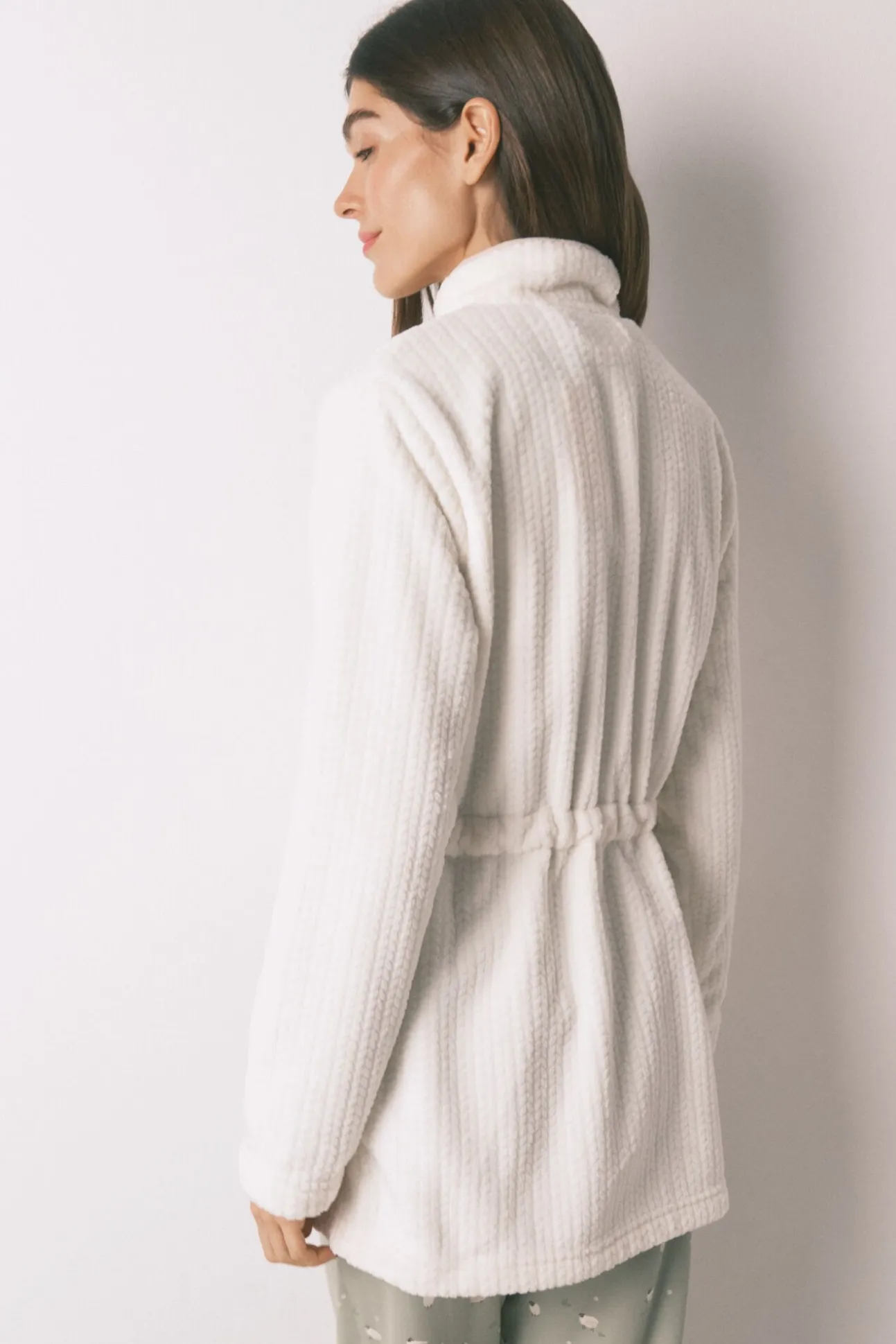 Bata midi tejido polar blanco