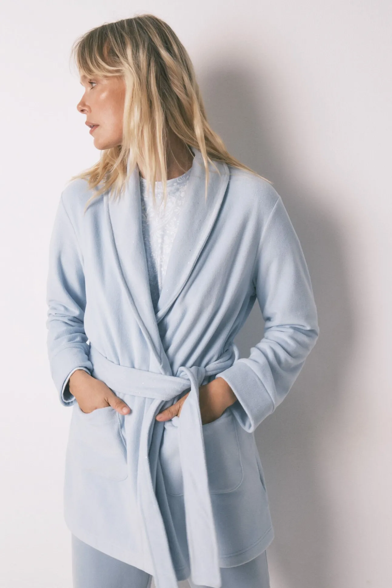 Bata midi terciopelo azul brillos