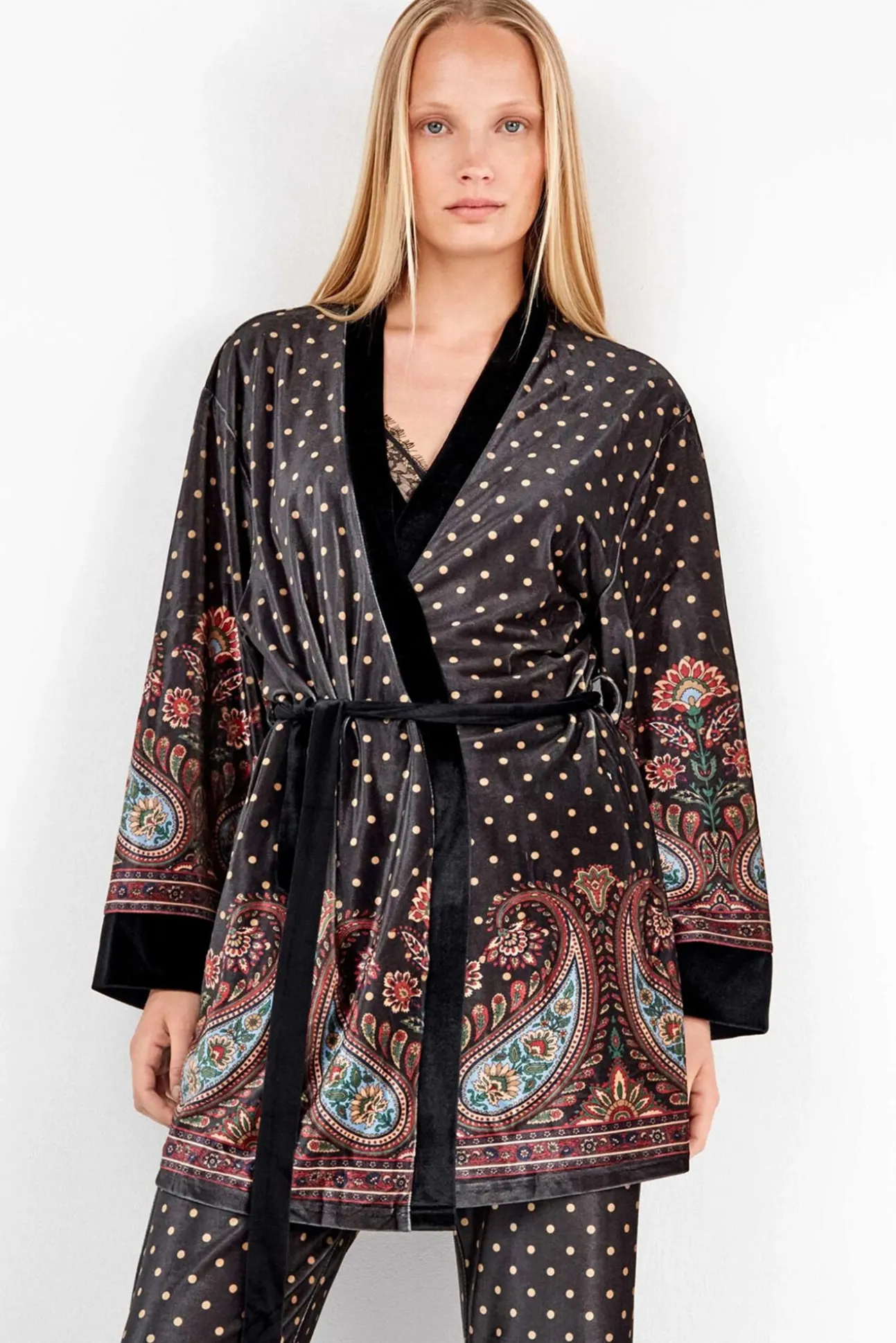 Bata tipo kimono terciopelo