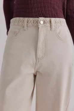 Bianca. Vaqueros bordados