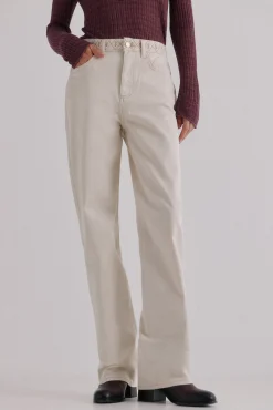 Bianca. Vaqueros bordados