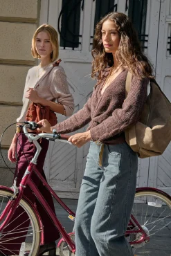 Bibiana. Vaquero con doble abotonadura