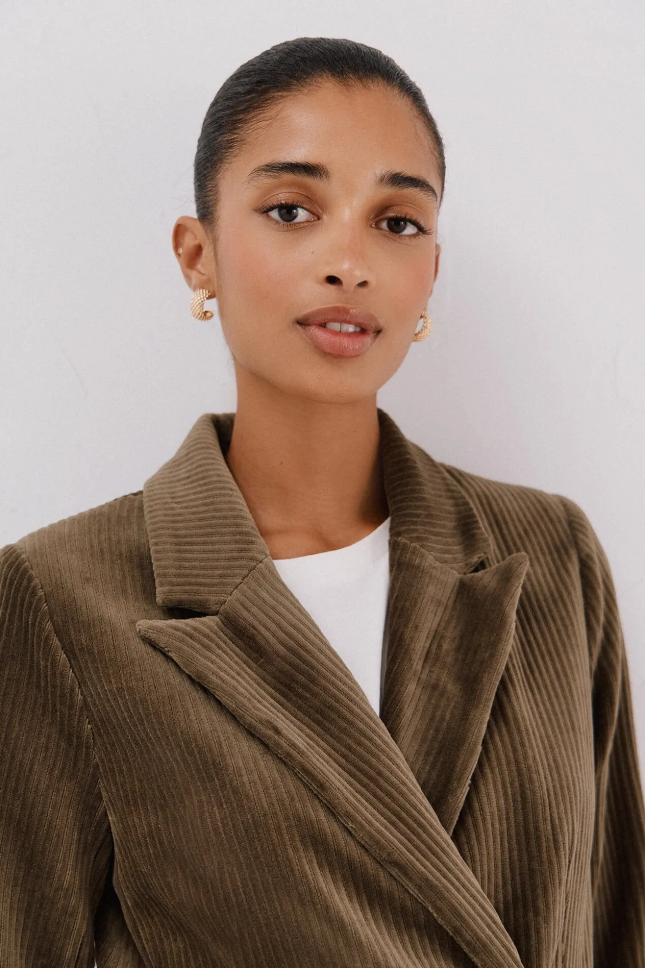 Blazer de mujer cruzada de pana