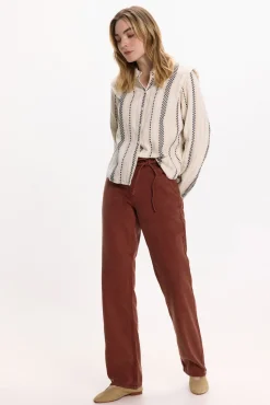 Blusa con bordados de algodón