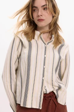 Blusa con bordados de algodón