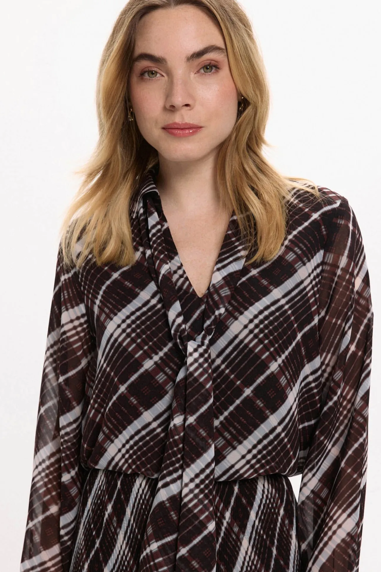 Blusa de gasa con lazada