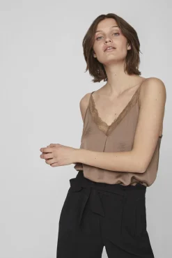 Blusa de tirantes ajustables fluida