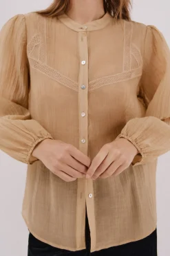 Blusa encaje cuello mao