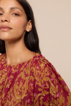 Blusa estampada fluida