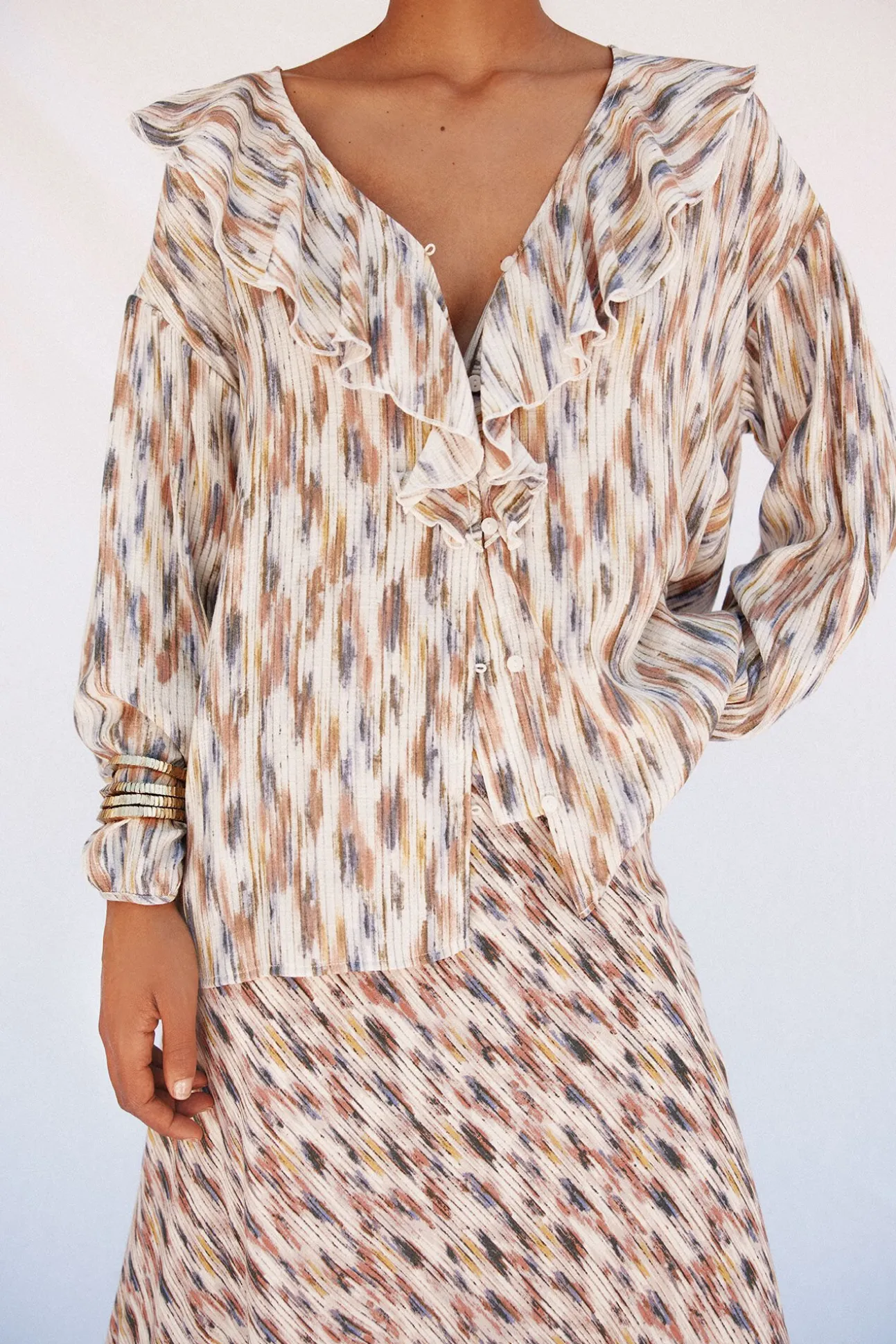 Blusa estampada volantes