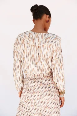 Blusa estampada volantes