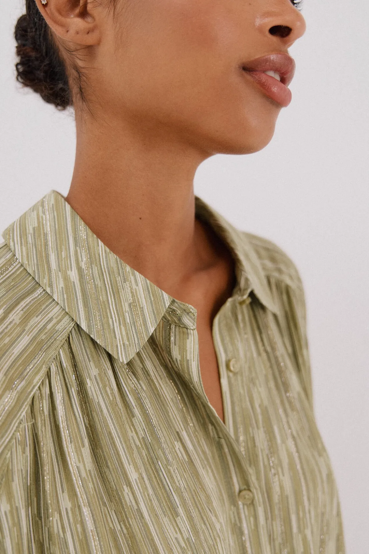 Blusa fluida estampada lurex