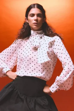 Blusa lunares desfile