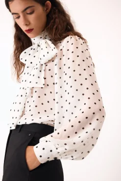 Blusa lunares desfile