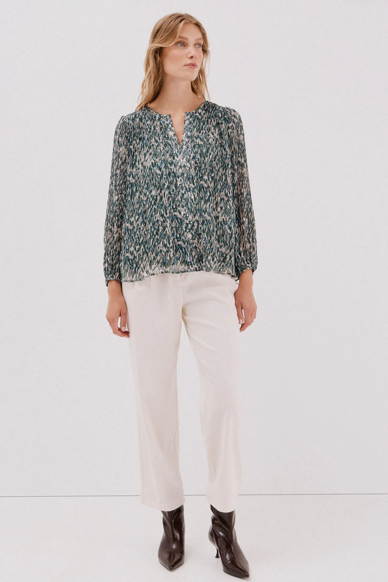 Blusa plisada contraste