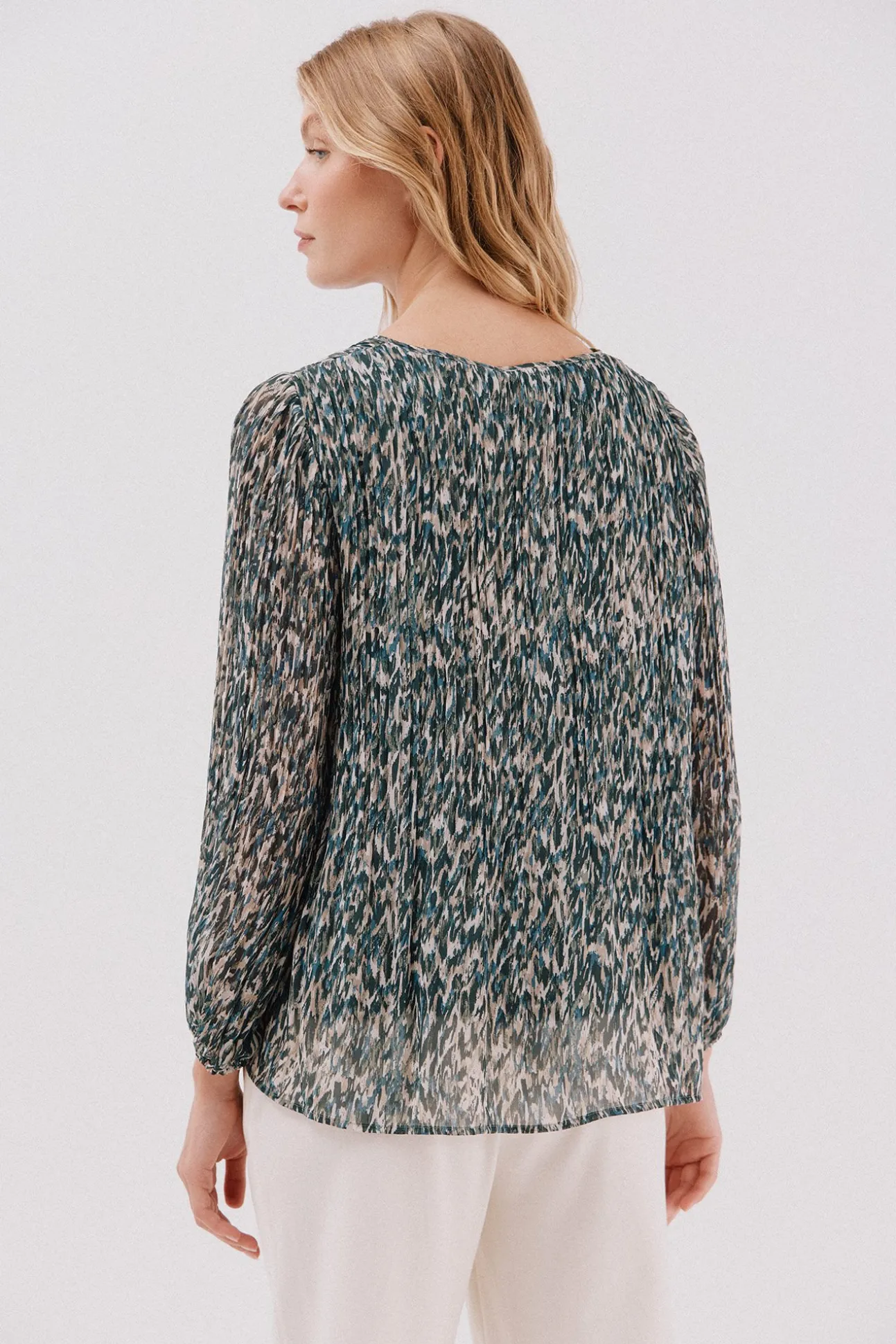 Blusa plisada contraste