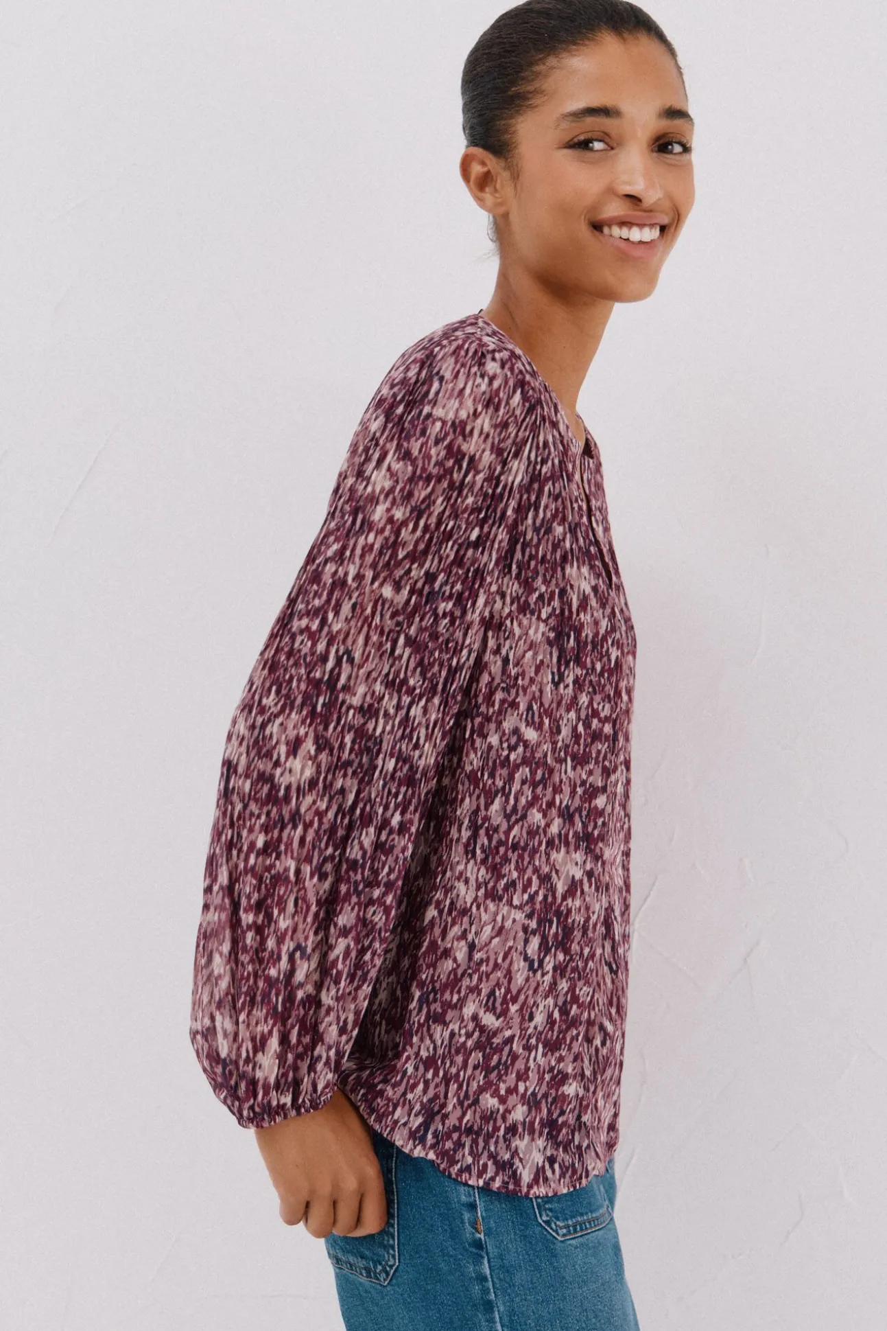 Blusa plisada contraste