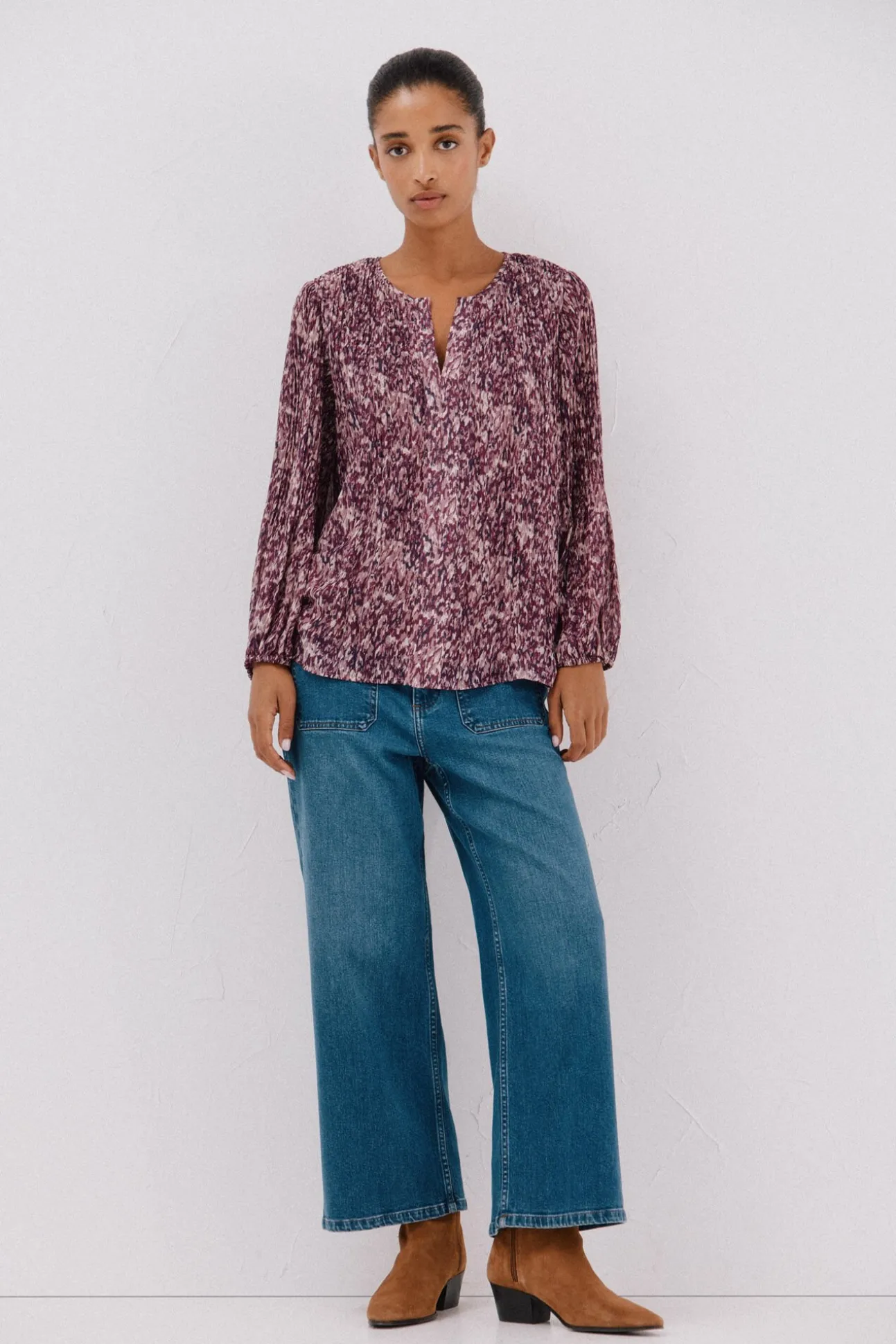 Blusa plisada contraste