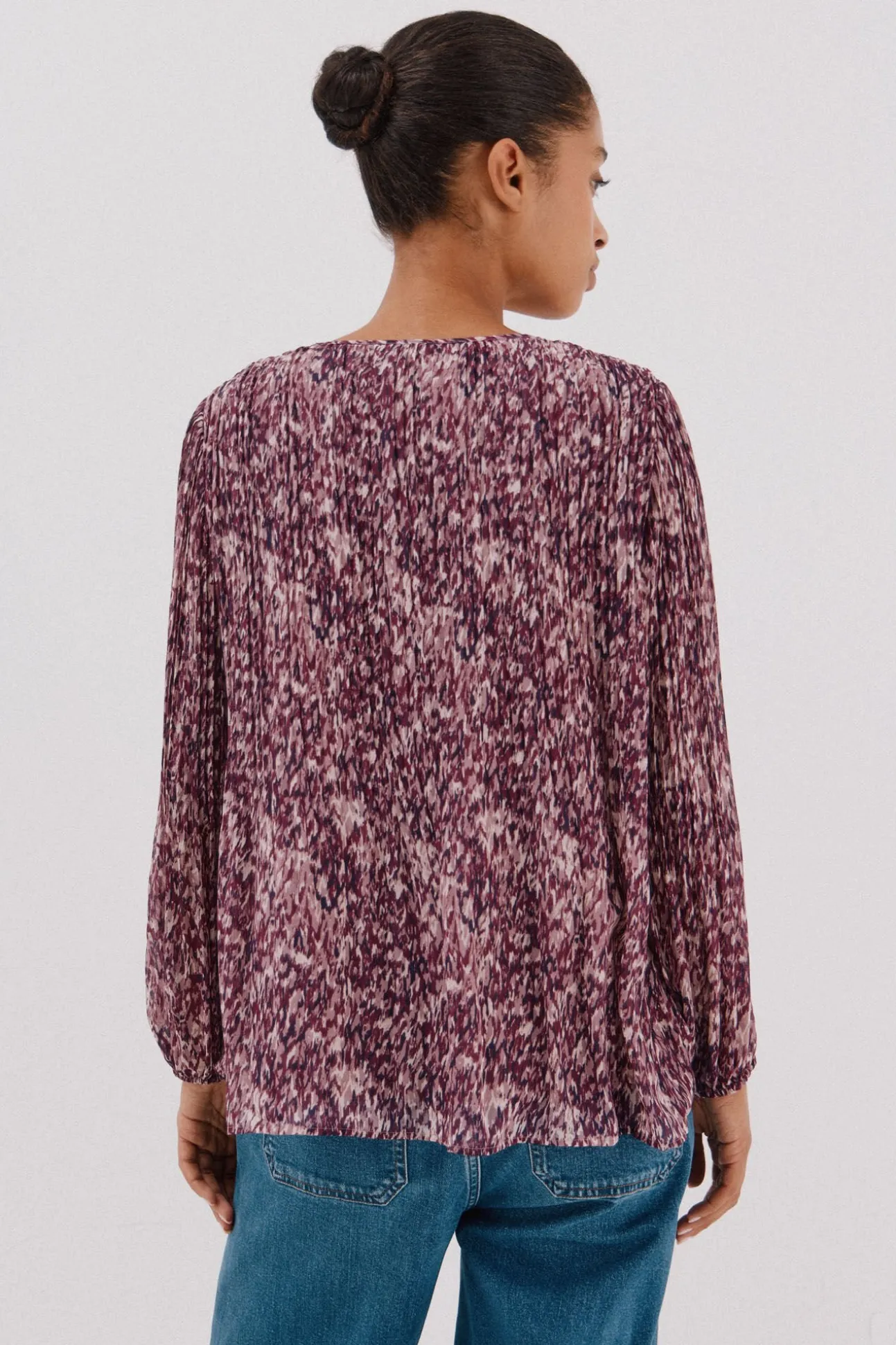 Blusa plisada contraste