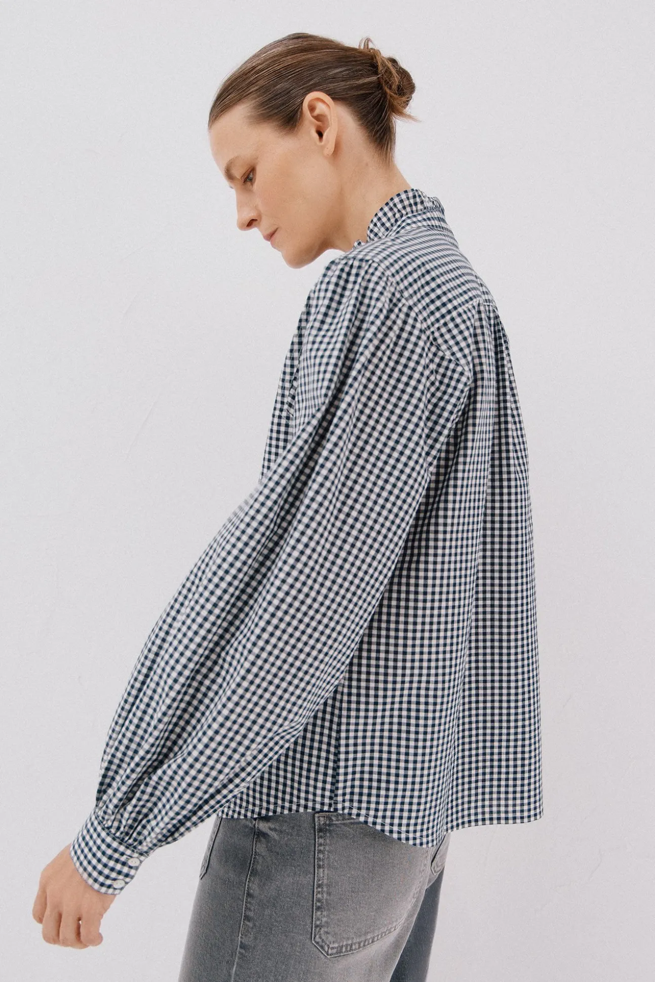 Blusa rayas cuello volantes