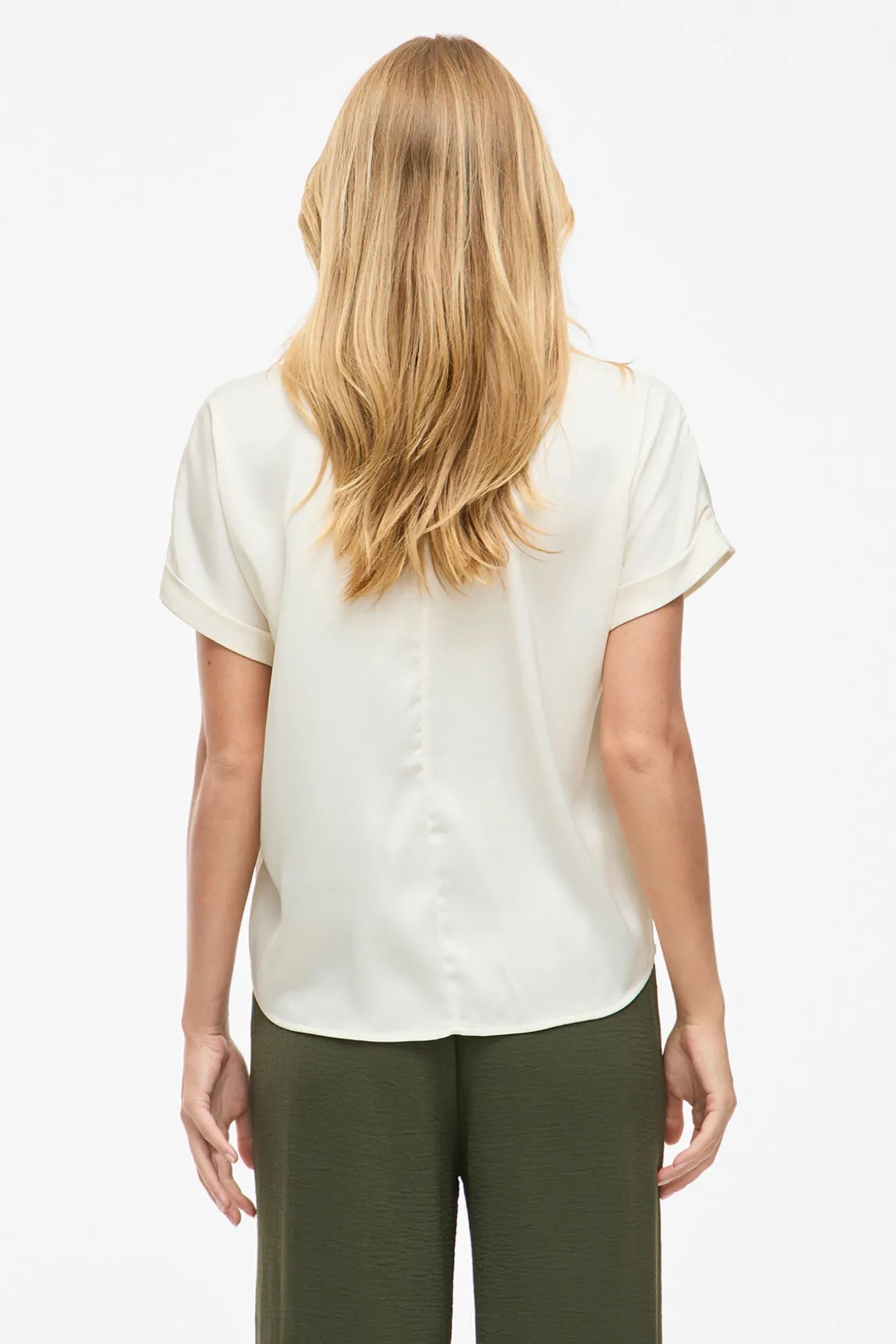 Blusa satinada de manga corta