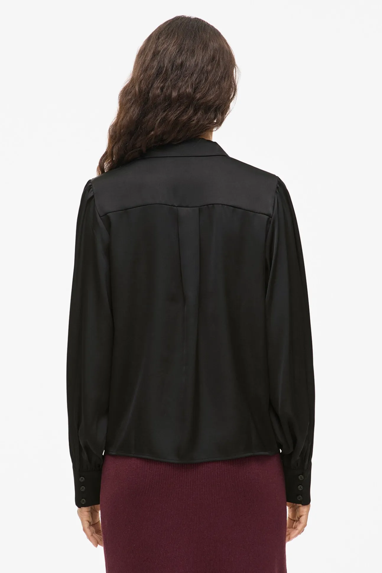 Blusa satinada de manga larga