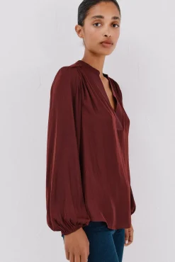 Blusa satinada fluida