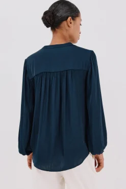 Blusa satinada fluida