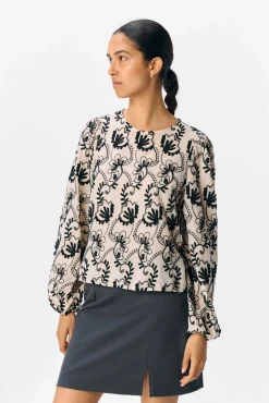 Blusa tejido bordado