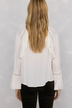 Blusa volantes puntilla