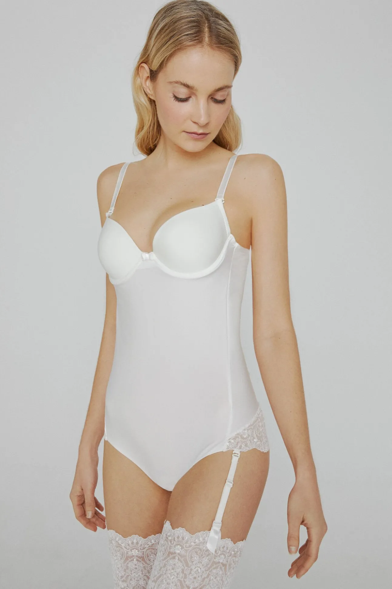 Body Ivette Bridal sin espalda con copa push up en blanco