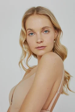 Body Ivette Bridal sin espalda con escote pronunciado en nude