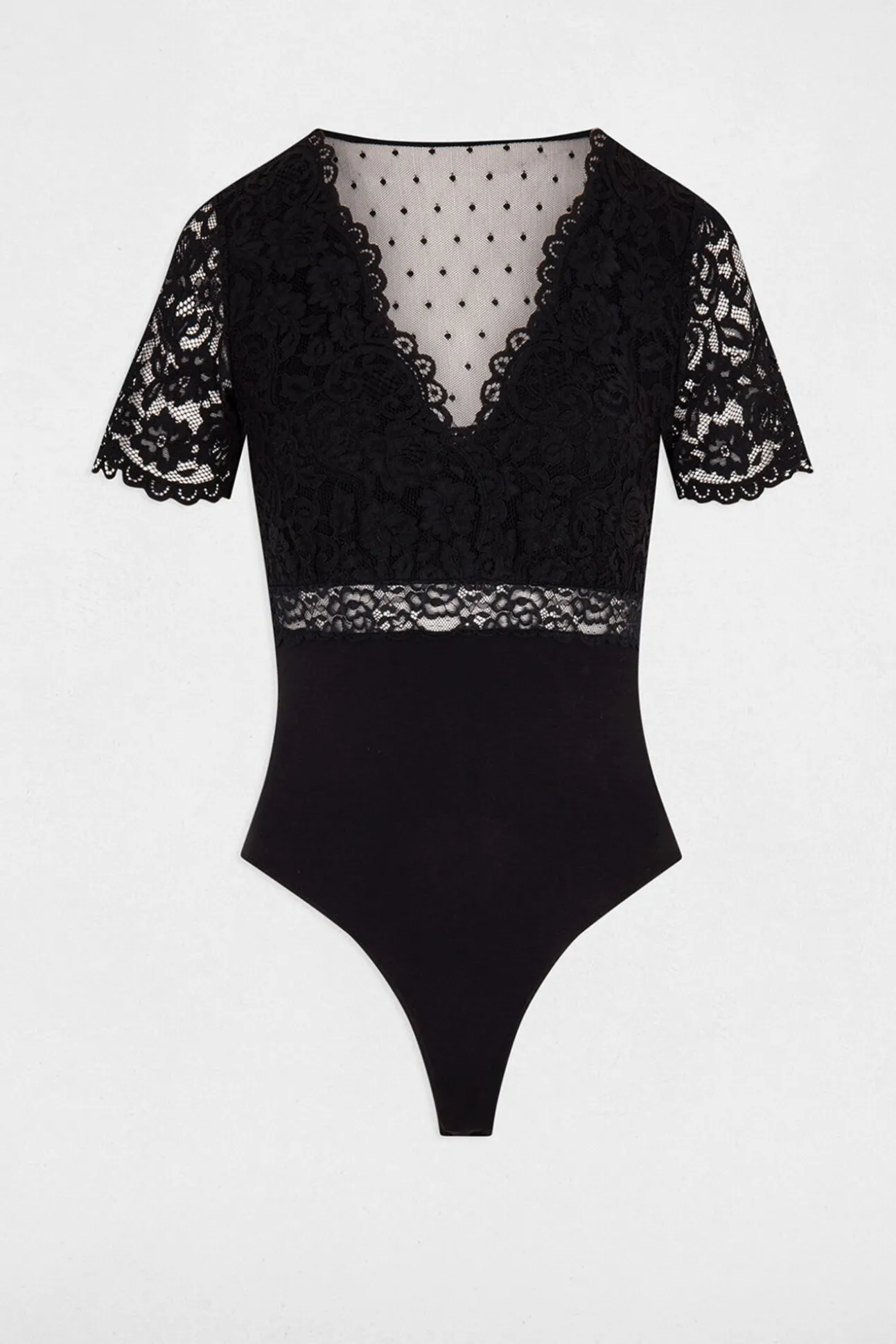 Body manga corta con encaje