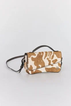 Bolso bandolera marrón con estampado de vaca (piel)