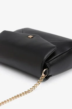 Bolso bandolera metalizado con solapa