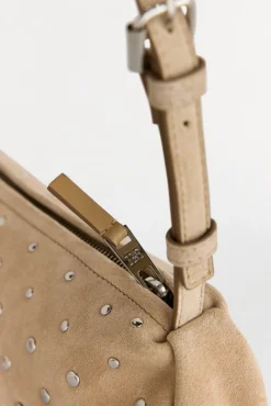 Bolso de hombro con tachas en piel