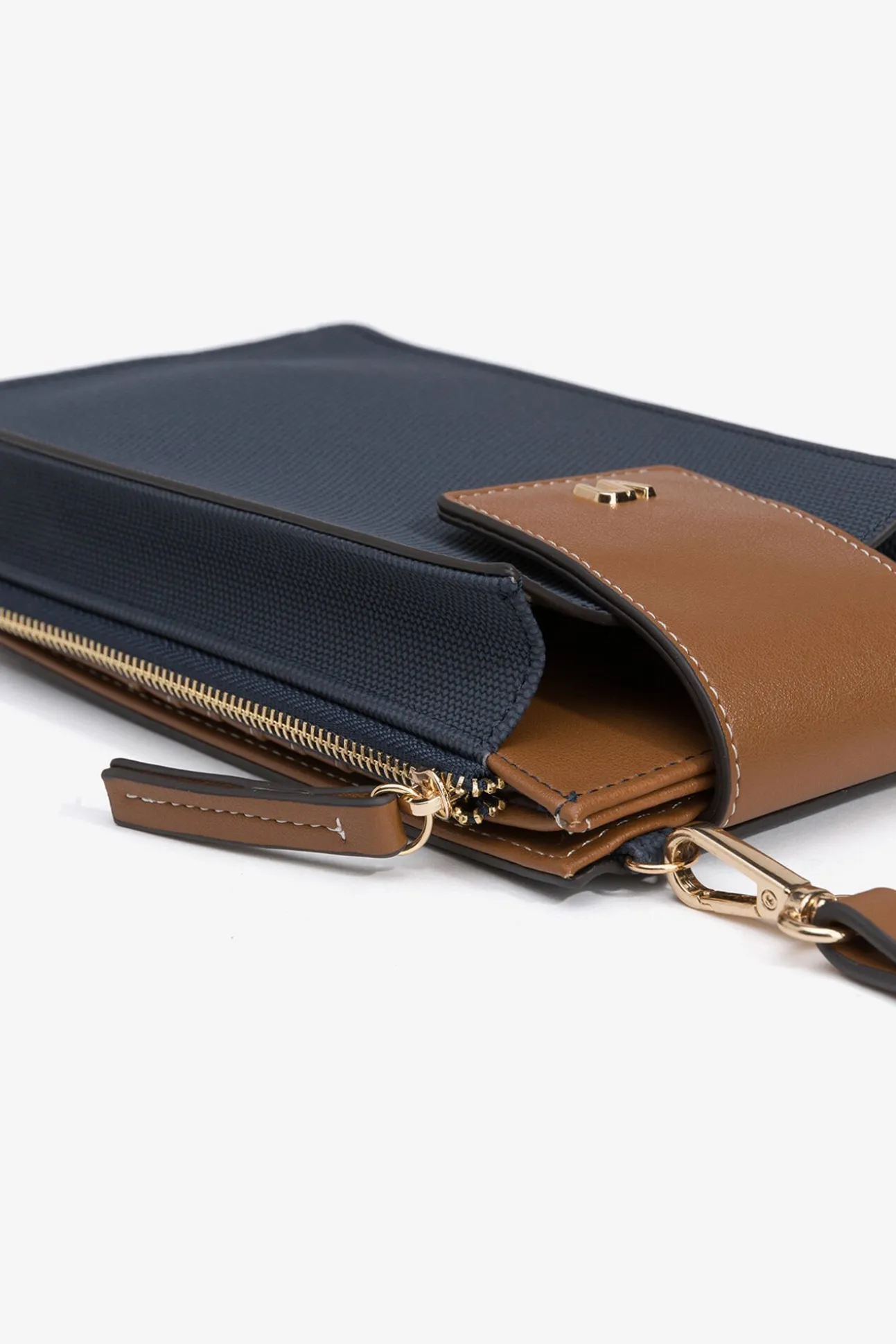 Bolso para teléfono texturizado