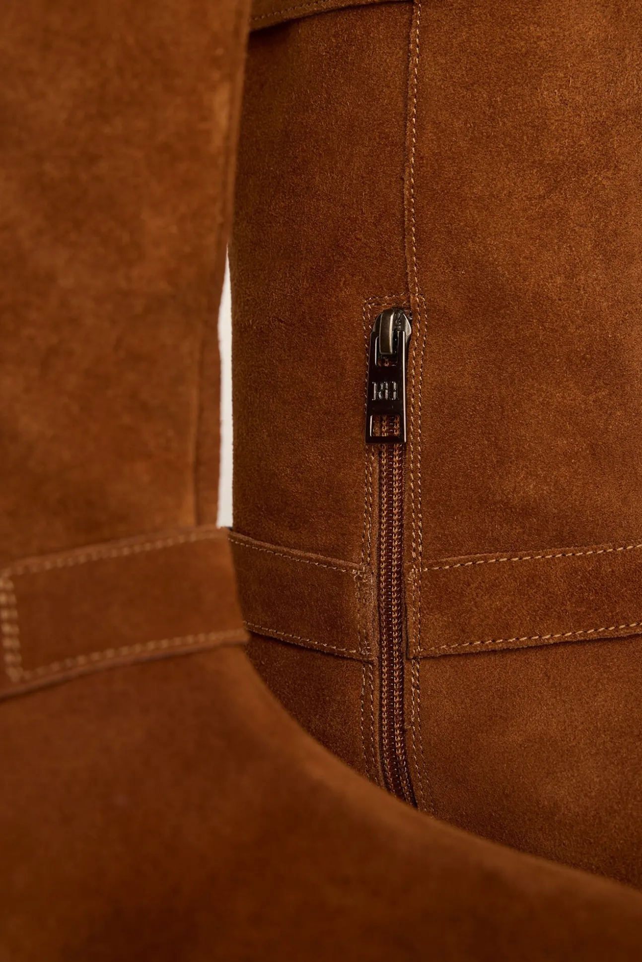 Bota biker serraje con hebillas