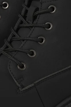 Botas estilo montaña