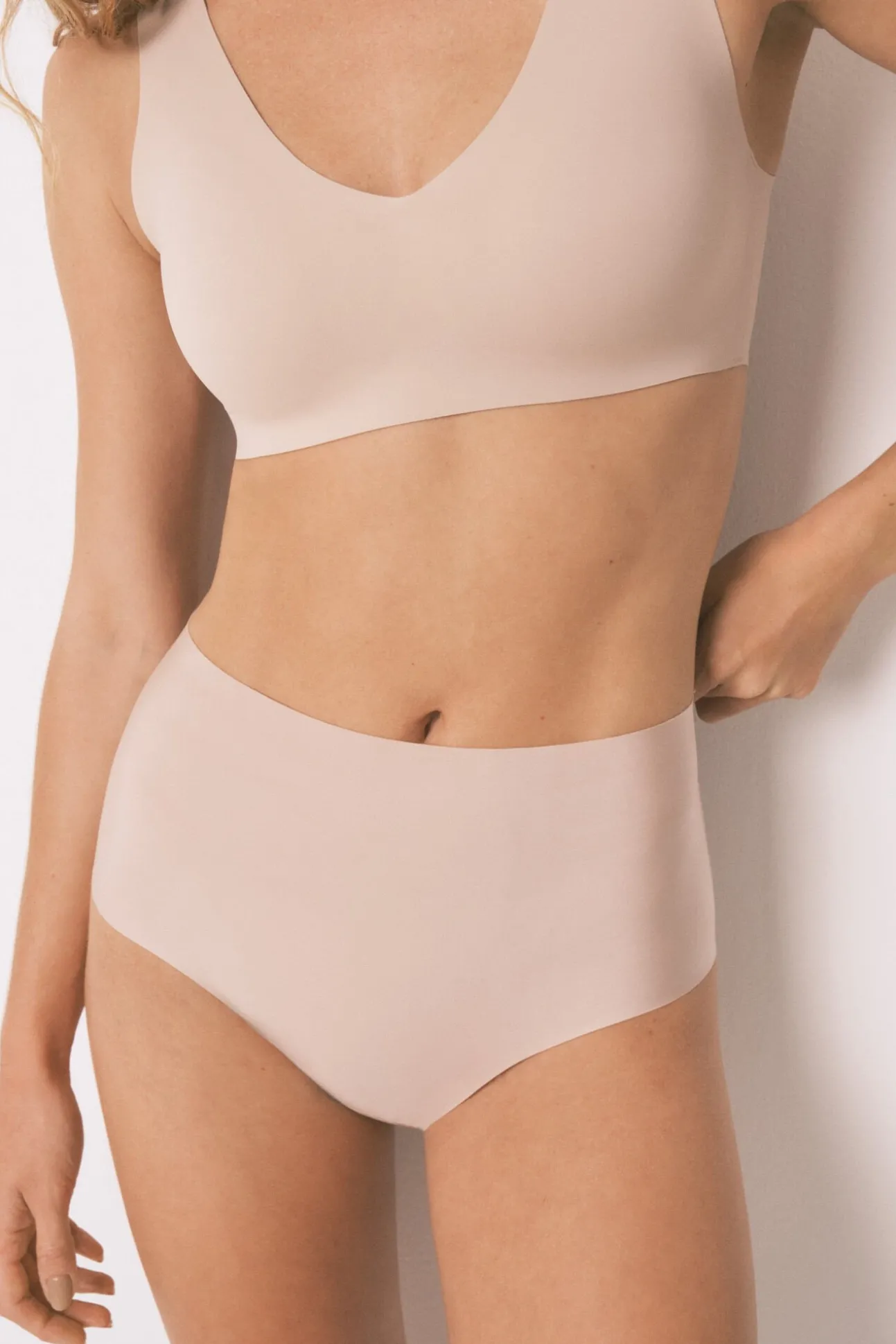 Braga alta clean cut marrón