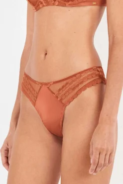 Braga brasileña encaje